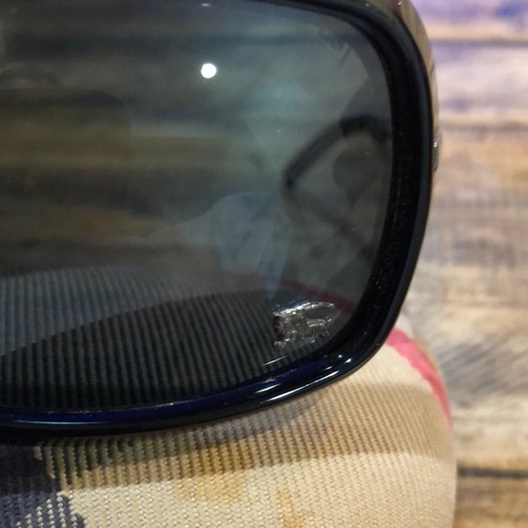 Burberry woman’s sunglasses - Picture 2 of 6